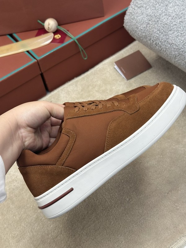 로로피아나 뉴포트 워크 스니커즈 / 브라운 [매장가132만원대]