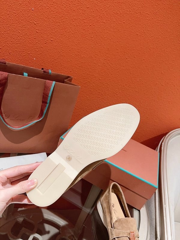 로로피아나 썸머 워크 로퍼 클래식[매장가 320만원대]