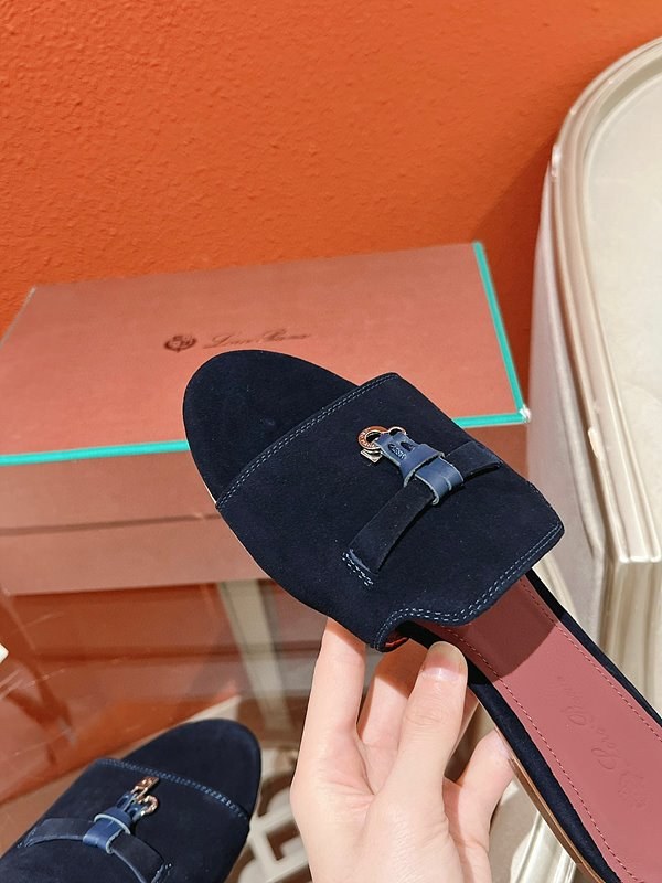 로로피아나 썸머 참스 샌들 [매장가 280만원대]