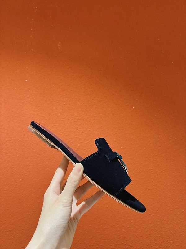 로로피아나 썸머 참스 샌들 [매장가 280만원대]