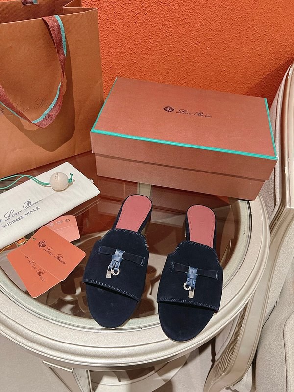 로로피아나 썸머 참스 샌들 [매장가 280만원대]