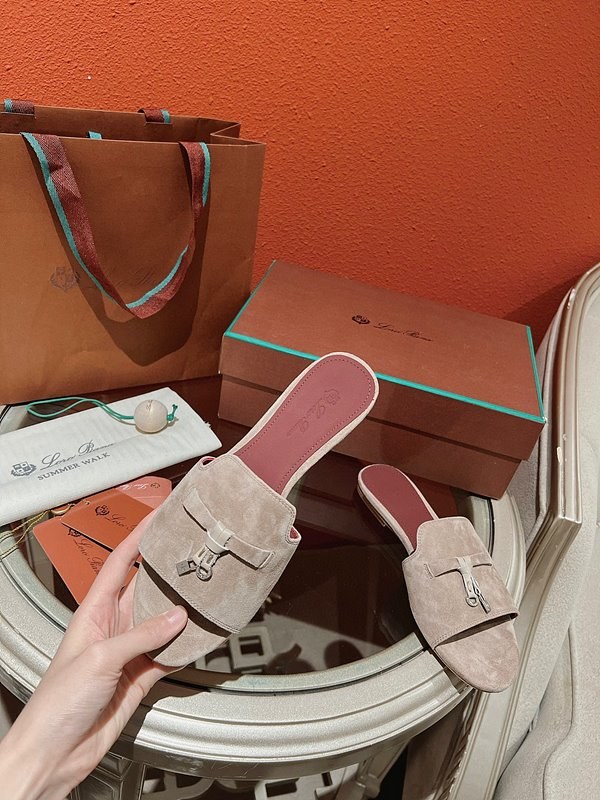 로로피아나 썸머 참스 샌들 [매장가 280만원대]