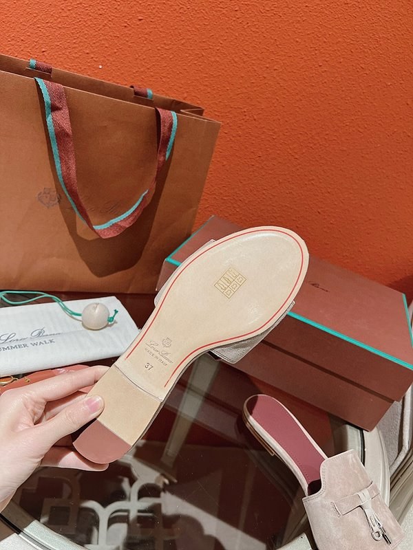 로로피아나 썸머 참스 샌들 [매장가 280만원대]