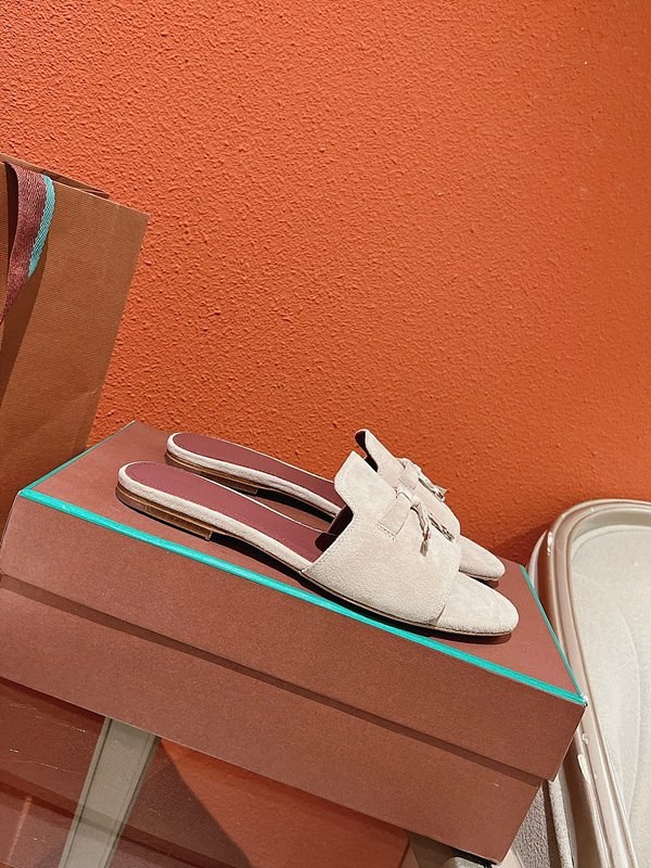 로로피아나 썸머 참스 샌들 [매장가 280만원대]