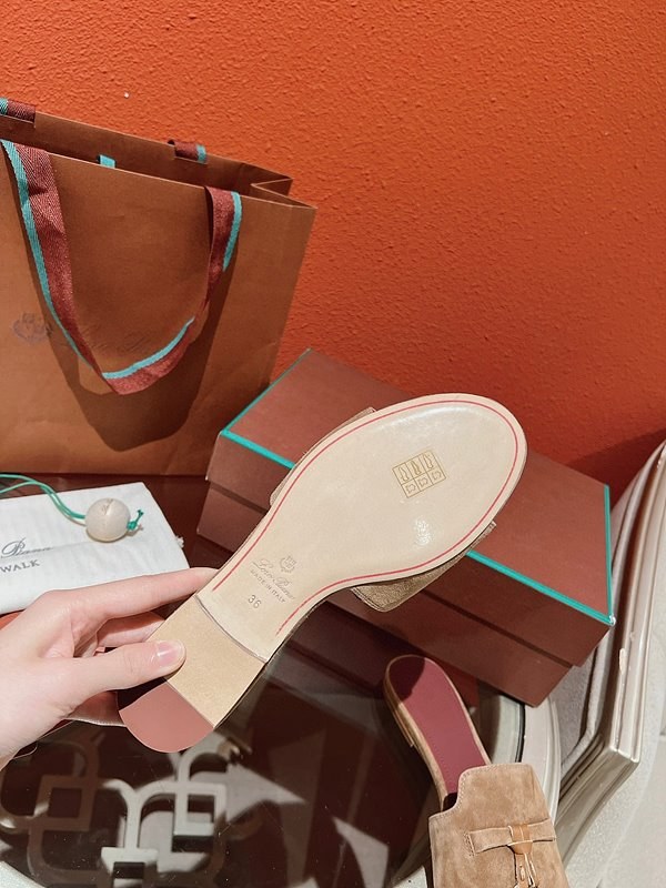 로로피아나 썸머 참스 샌들 [매장가 280만원대]