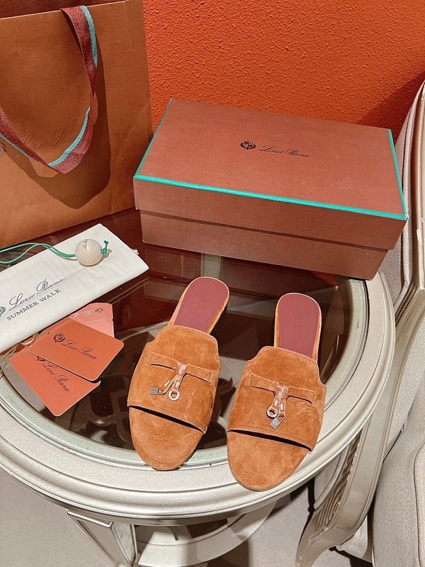 로로피아나 썸머 참스 샌들 [매장가 280만원대]