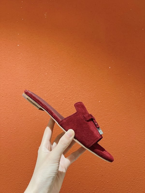 로로피아나 썸머 참스 샌들 [매장가 280만원대]