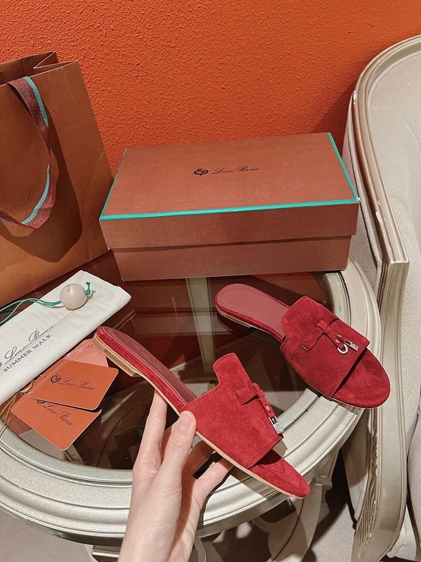 로로피아나 썸머 참스 샌들 [매장가 280만원대]