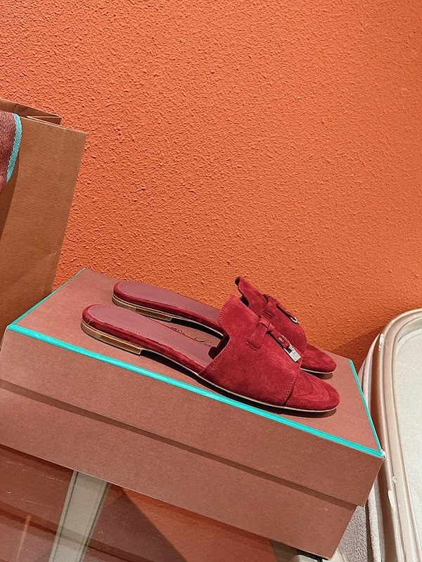 로로피아나 썸머 참스 샌들 [매장가 280만원대]