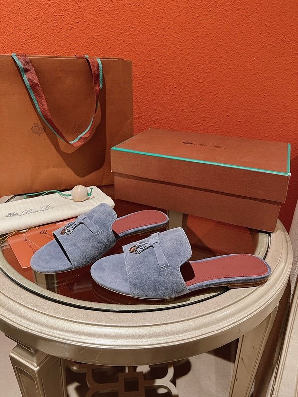 로로피아나 썸머 참스 샌들 [매장가 280만원대]