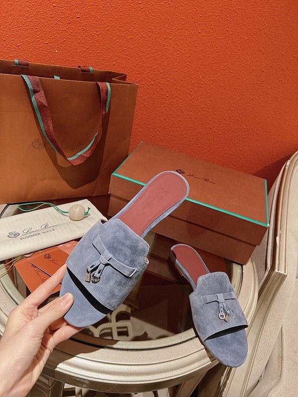 로로피아나 썸머 참스 샌들 [매장가 280만원대]