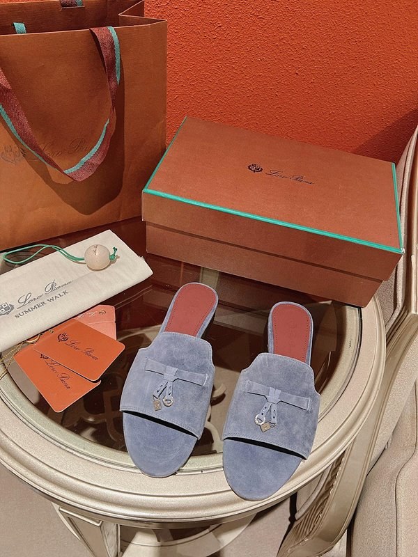 로로피아나 썸머 참스 샌들 [매장가 280만원대]