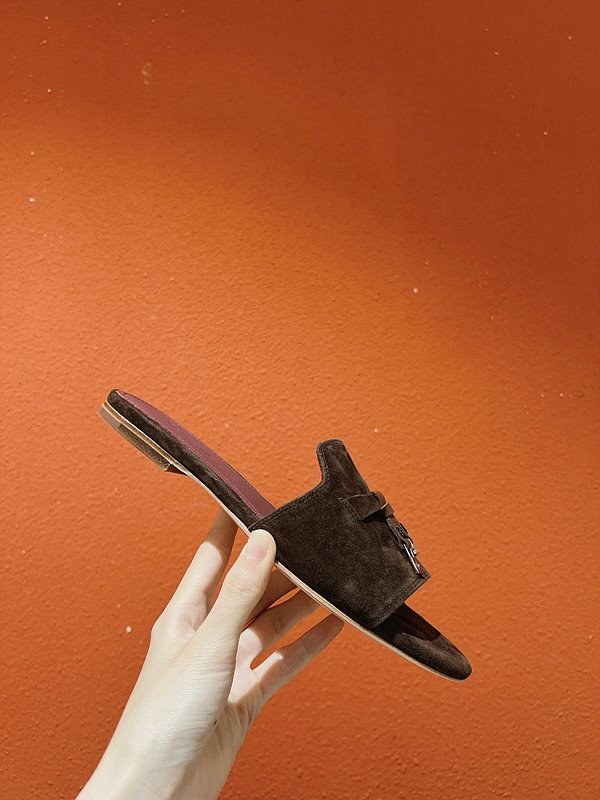 로로피아나 썸머 참스 샌들 [매장가 280만원대]