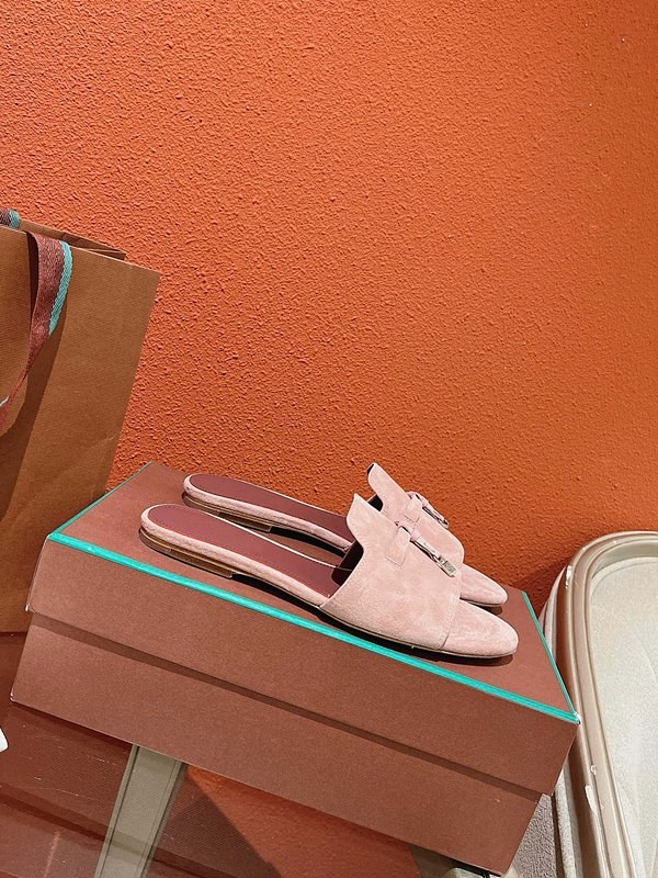 로로피아나 썸머 참스 샌들 [매장가 280만원대]