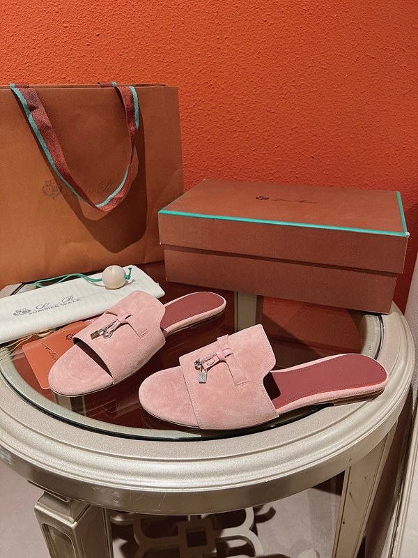 로로피아나 썸머 참스 샌들 [매장가 280만원대]