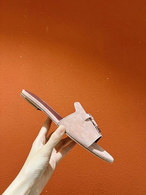 로로피아나 썸머 참스 샌들 [매장가 280만원대]