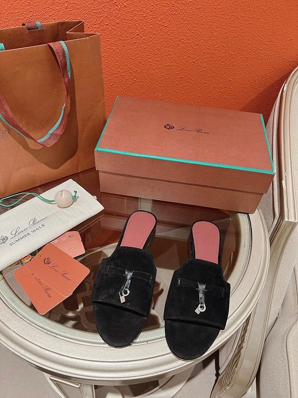 로로피아나 썸머 참스 샌들 [매장가 280만원대]