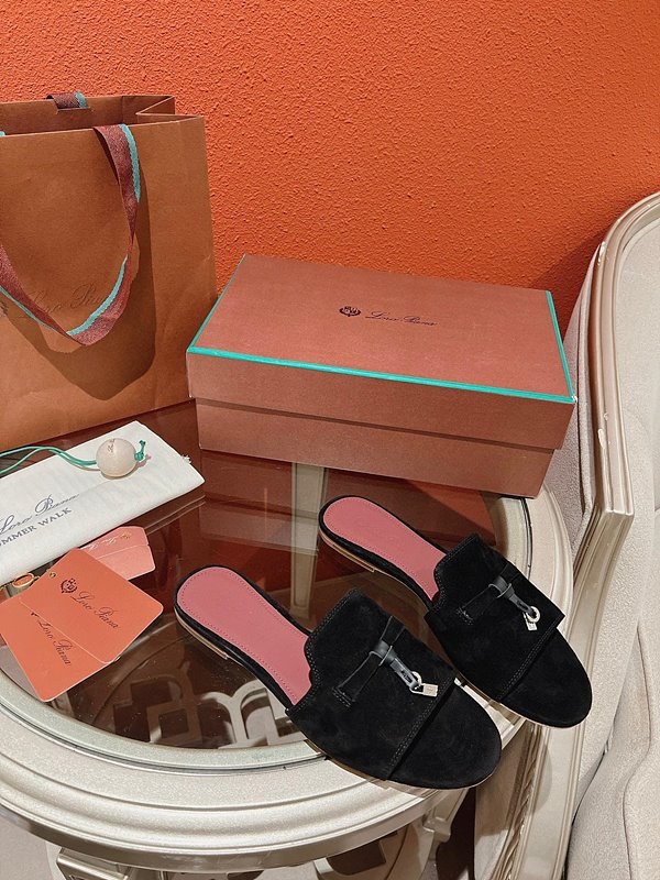 로로피아나 썸머 참스 샌들 [매장가 280만원대]