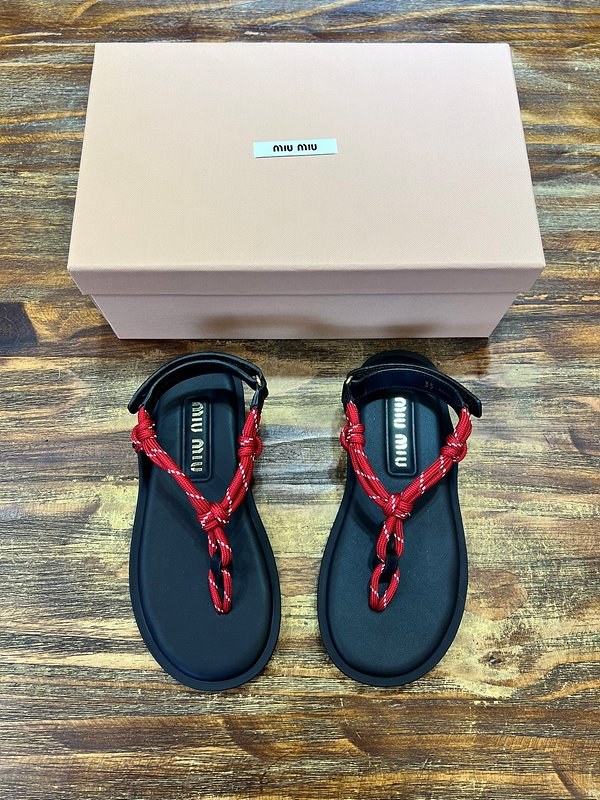 미우미우 Riviere 코드 및 가죽 샌들 [매장가 120만원대]