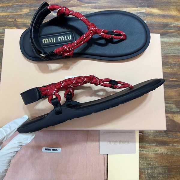 미우미우 Riviere 코드 및 가죽 샌들 [매장가 120만원대]