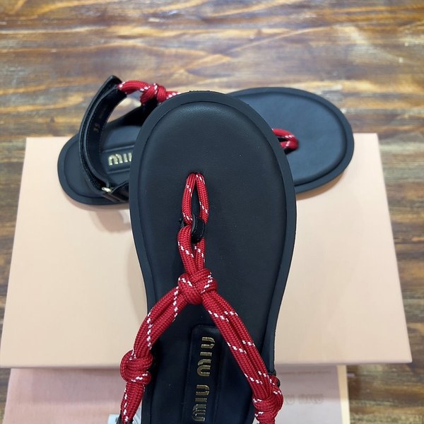 미우미우 Riviere 코드 및 가죽 샌들 [매장가 120만원대]