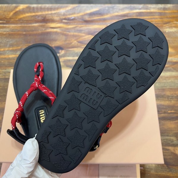 미우미우 Riviere 코드 및 가죽 샌들 [매장가 120만원대]