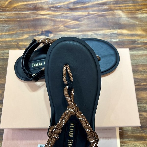 미우미우 Riviere 코드 및 가죽 샌들 [매장가 120만원대]