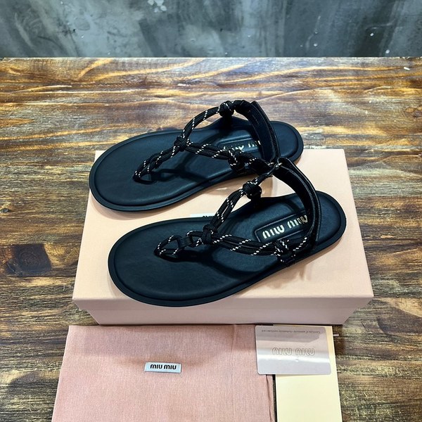 미우미우 Riviere 코드 및 가죽 샌들 [매장가 120만원대]