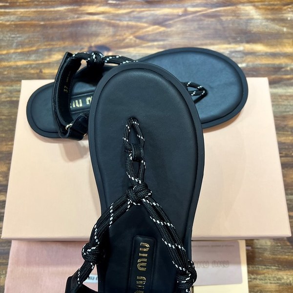 미우미우 Riviere 코드 및 가죽 샌들 [매장가 120만원대]