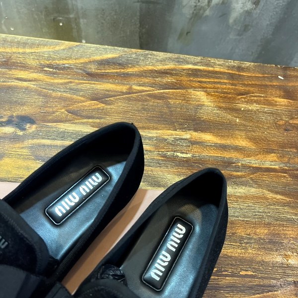 미우미우 벨벳 슬리퍼 블랙 여성 [매장가 120만원대]