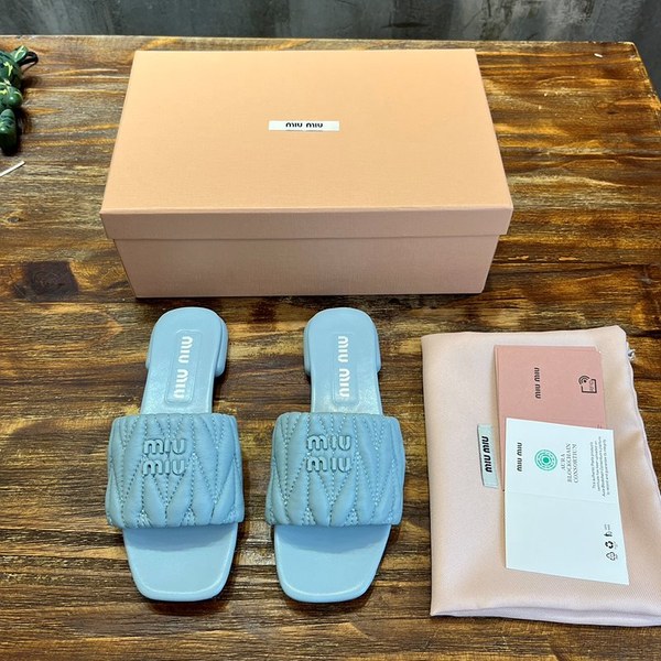 미우미우 마테라쎄 나파 가죽 슬라이드 [매장가 127만원대]