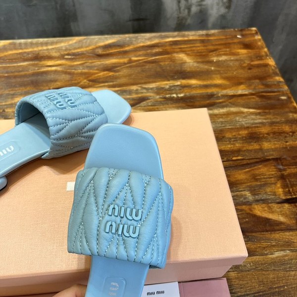 미우미우 마테라쎄 나파 가죽 슬라이드 [매장가 127만원대]