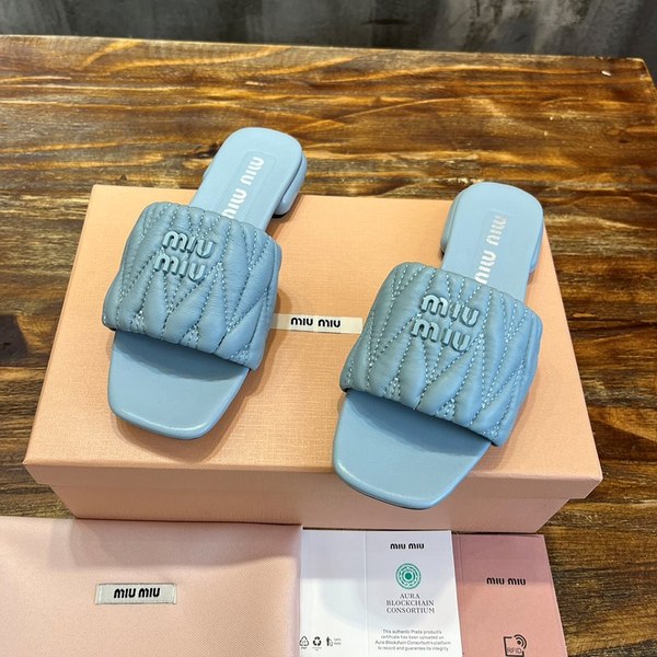 미우미우 마테라쎄 나파 가죽 슬라이드 [매장가 127만원대]