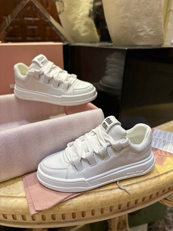 미우미우 가죽 스니커즈 [매장가 130만원대]