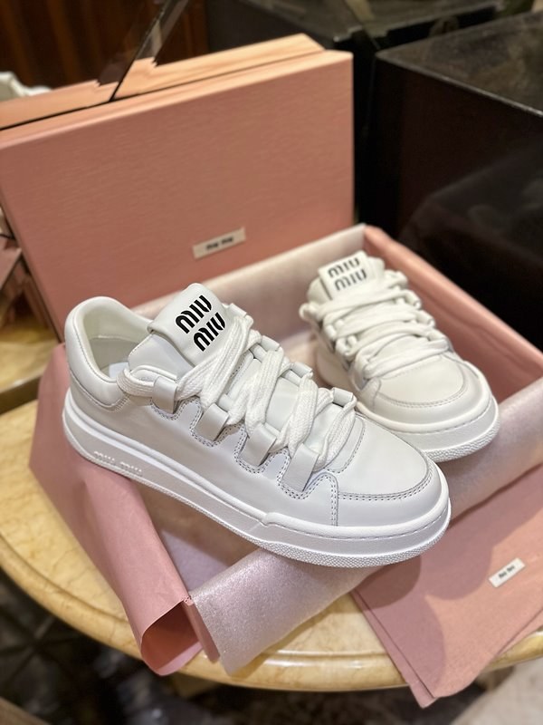 미우미우 가죽 스니커즈 [매장가 130만원대]