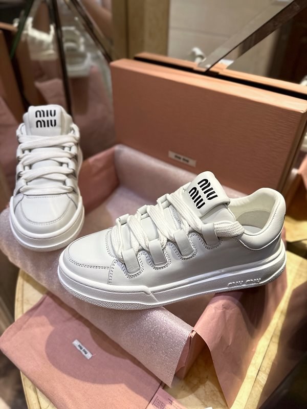 미우미우 가죽 스니커즈 [매장가 130만원대]