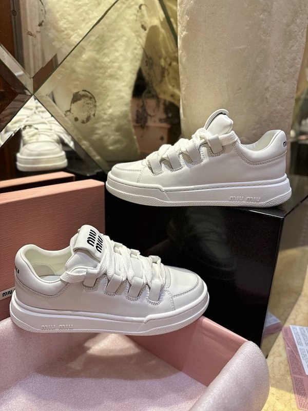 미우미우 가죽 스니커즈 [매장가 130만원대]
