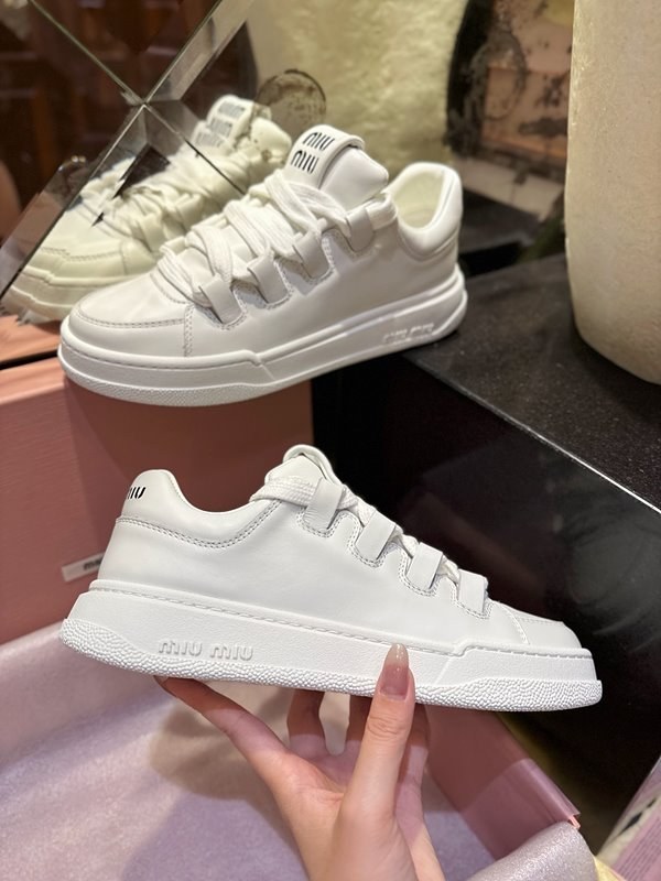 미우미우 가죽 스니커즈 [매장가 130만원대]