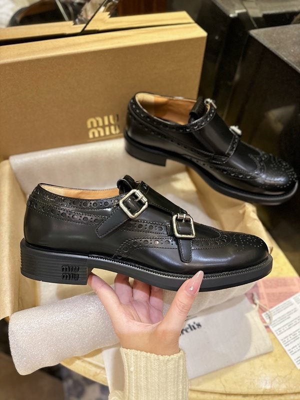 미우미우 x 처치스 브러쉬드 가죽 더블 몽크 브로그 슈즈 [매장가 172만원대]