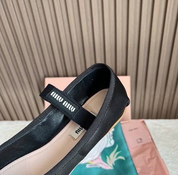 미우미우 새틴 발레리나 슈즈 블랙 [매장가130만원대]