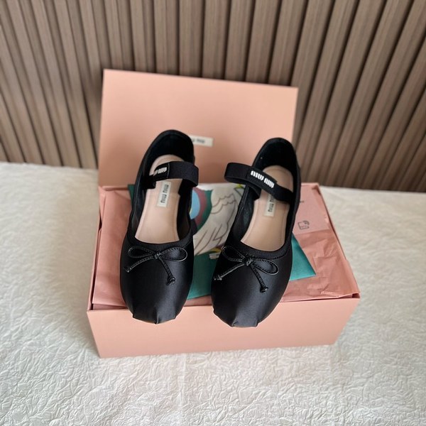 미우미우 새틴 발레리나 슈즈 블랙 [매장가130만원대]