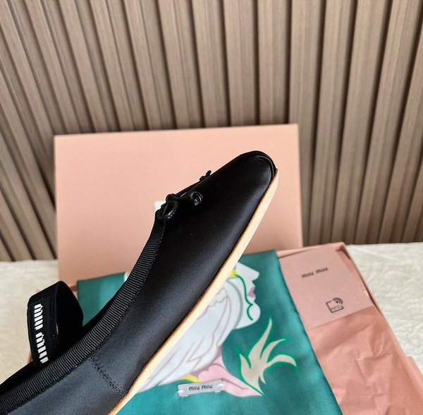 미우미우 새틴 발레리나 슈즈 블랙 [매장가130만원대]