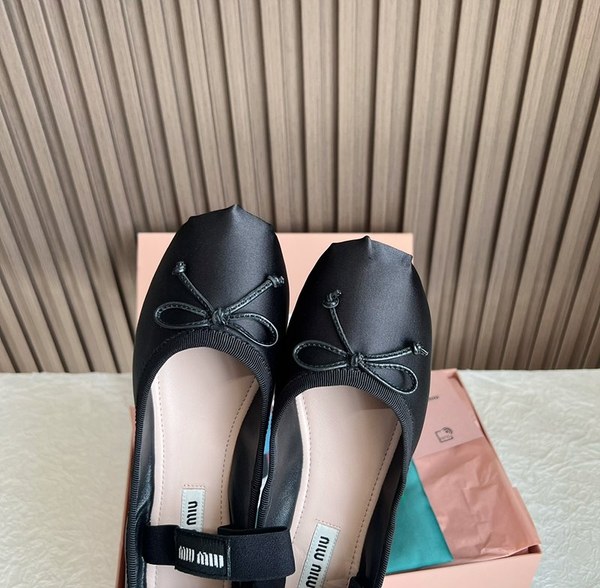 미우미우 새틴 발레리나 슈즈 블랙 [매장가130만원대]