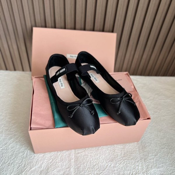 미우미우 새틴 발레리나 슈즈 블랙 [매장가130만원대]