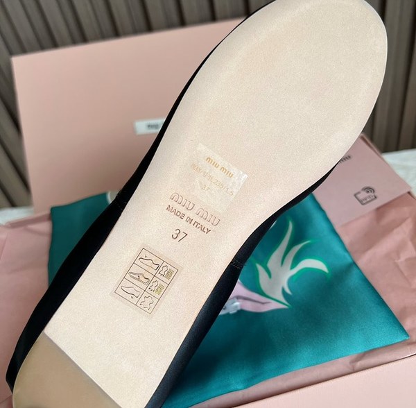 미우미우 새틴 발레리나 슈즈 블랙 [매장가130만원대]