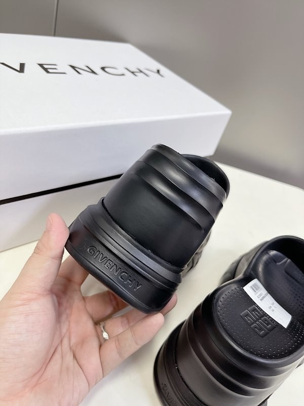 지방시 마시멜로우 고무 웨지 샌들 [매장가 85만원대]