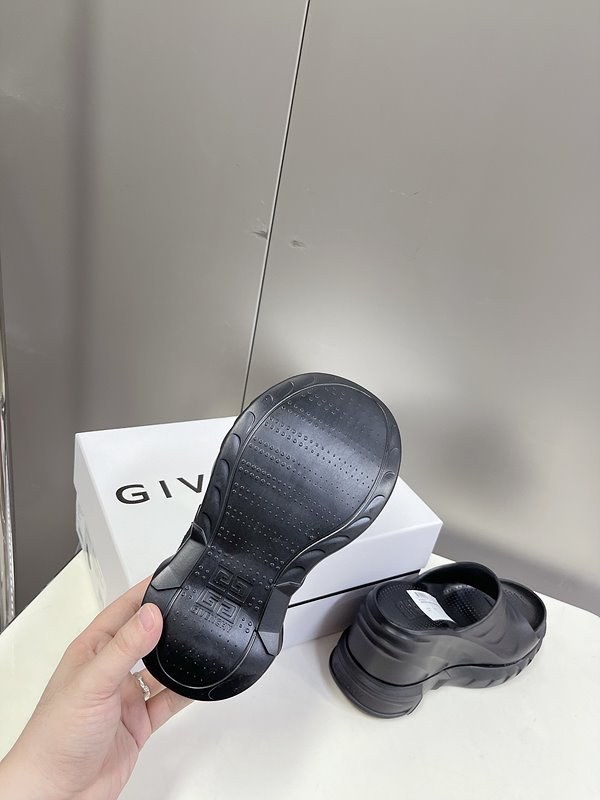 지방시 마시멜로우 고무 웨지 샌들 [매장가 85만원대]