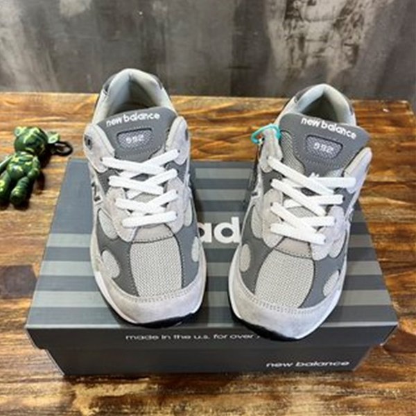뉴발란스 992 MADE IN USA 그레이 M992GR