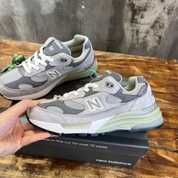 뉴발란스 992 MADE IN USA 그레이 M992GR