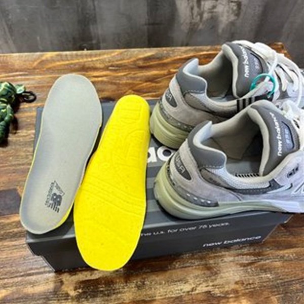 뉴발란스 992 MADE IN USA 그레이 M992GR